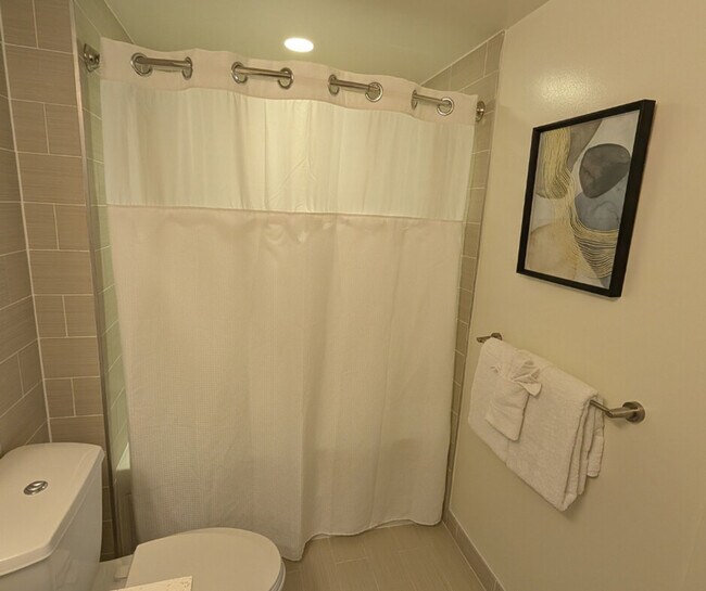 Building Photo - 900 10th St NW