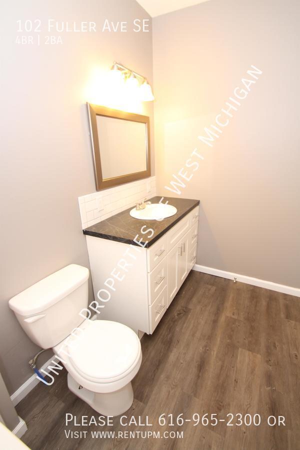 Building Photo - 102 Fuller Ave SE