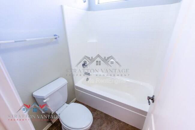 Building Photo - 17932 W Caribbean Ln