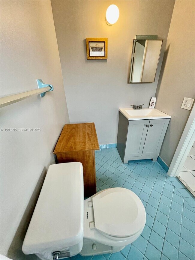 Building Photo - 5532 SW 22nd St