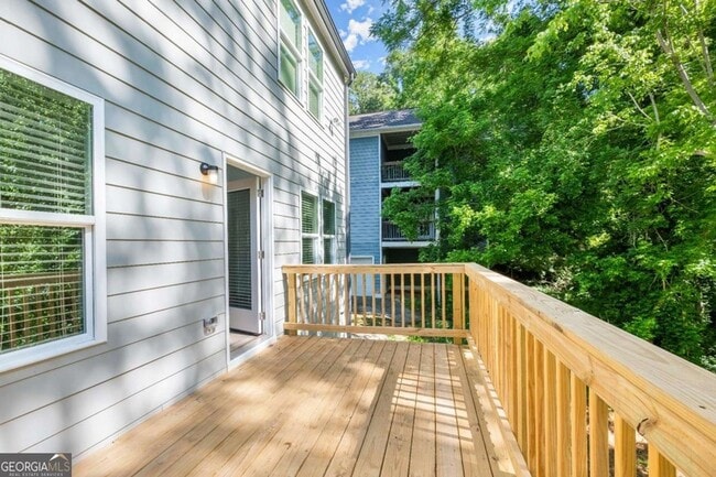 Building Photo - 1139 Lookout Ave NW