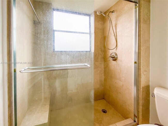 Building Photo - 10000 Bay Harbor Terrace