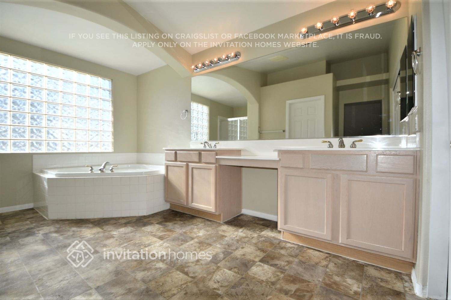 Building Photo - 4829 Soaring Springs Ave