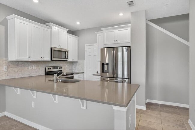 Building Photo - 9415 Randal Park Blvd