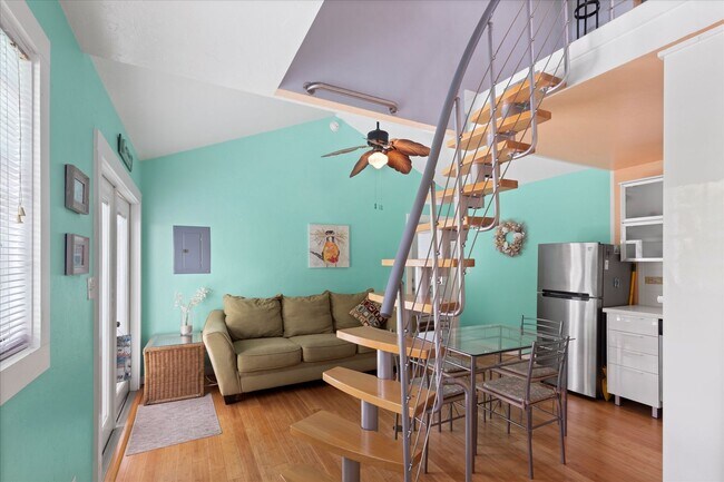 Building Photo - 3708 Duck Ave