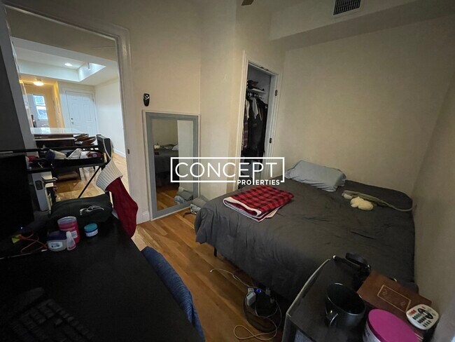 Building Photo - 1027 Tremont St