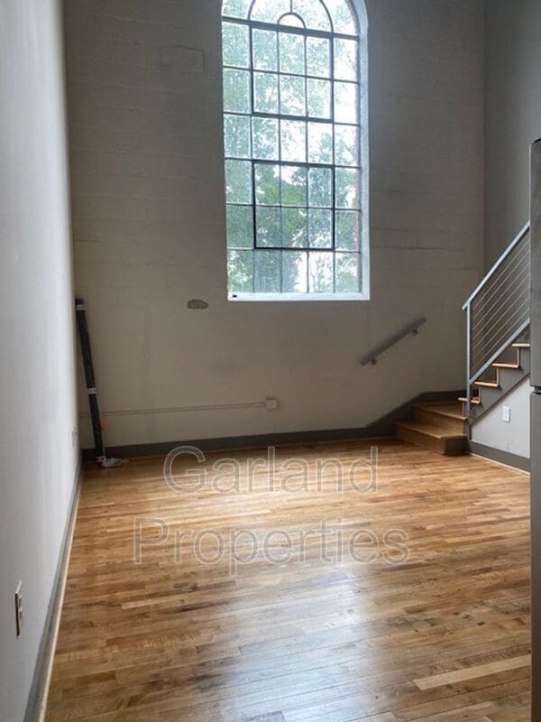 Building Photo - 821 Salem Ave SW