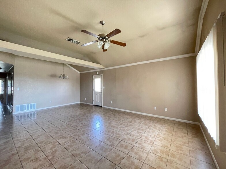 Building Photo - 1109 Powder River Dr