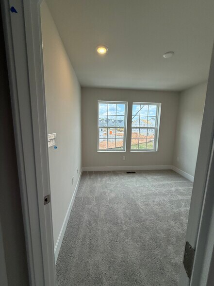 Building Photo - 2290 Marcy Dr