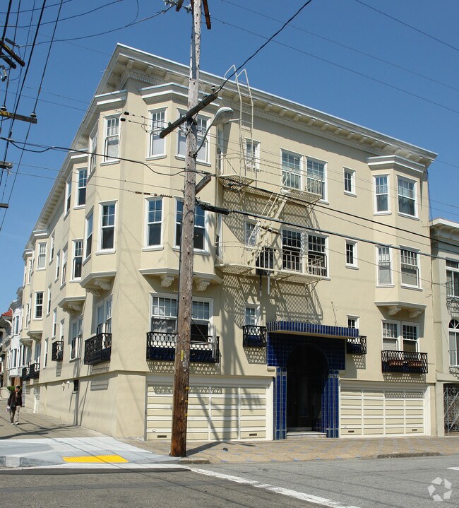 Primary Photo - 495 14th Ave