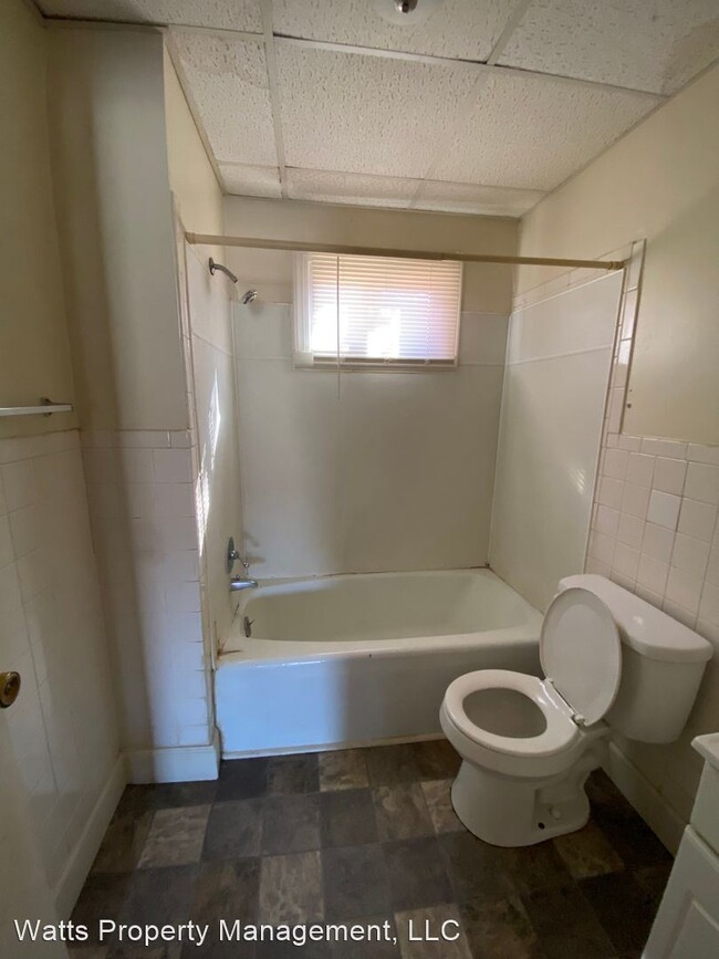 Building Photo - 2 br, 1 bath House - 1200 Avondale Dr Apt 43