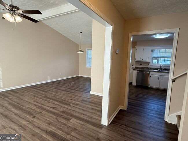 Building Photo - 10111 Settlers Grove Rd NE