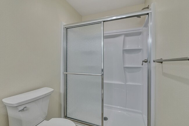 Building Photo - Freshly Remodeled Burien Rambler