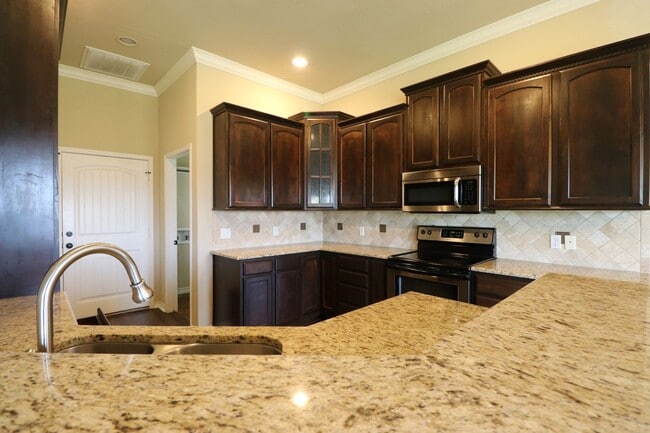 Building Photo - 3116 Stallion Dr