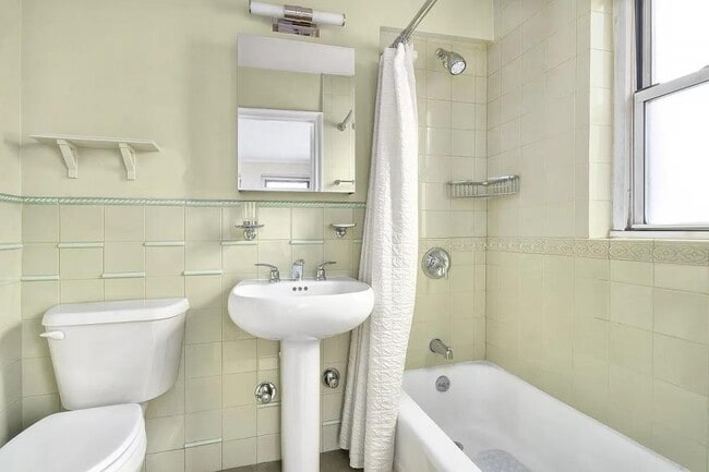 Building Photo - 2 bedroom in New York NY 10003