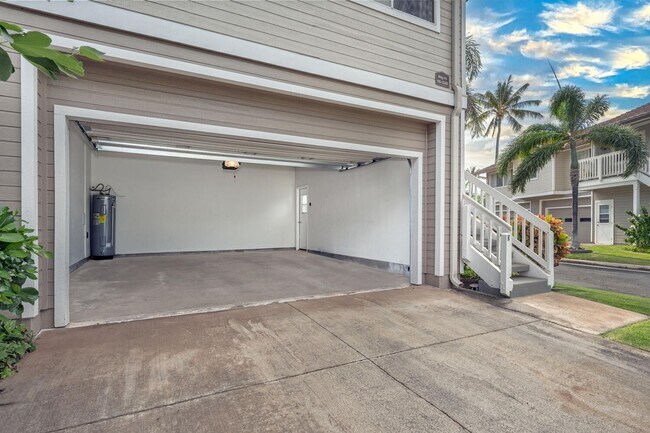 Building Photo - 92-1543 Aliinui Drive 4E