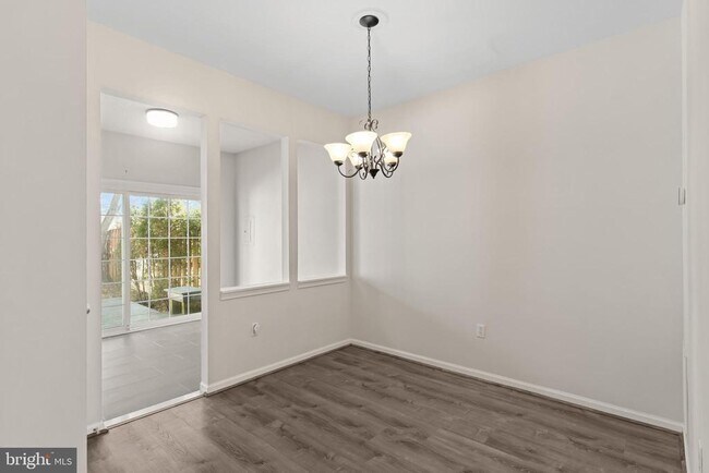 Building Photo - 7115 Strawn Ct