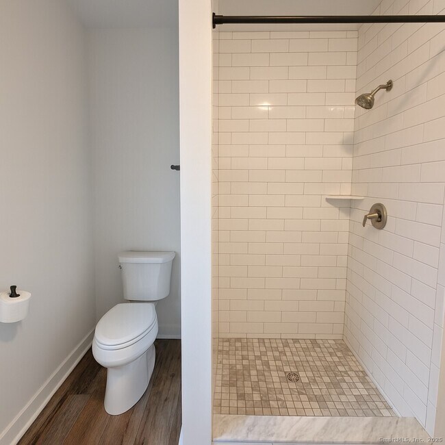 Building Photo - 138 Highland Ave