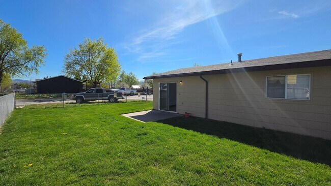 Building Photo - Remodeled Two Bedroom Duplex Off Reserve