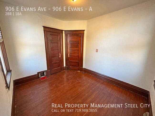 Building Photo - Charming 2 bed 1 bath Apartment