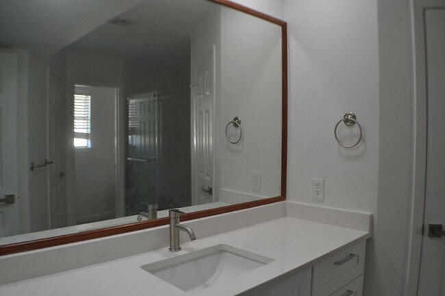 Building Photo - House for Rent in Austin