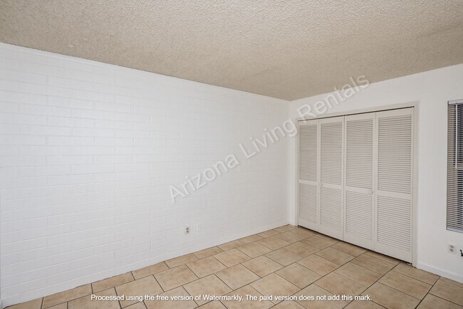 Building Photo - SAND2241