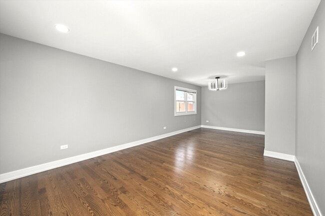 Building Photo - 11201 Deerpath Ln