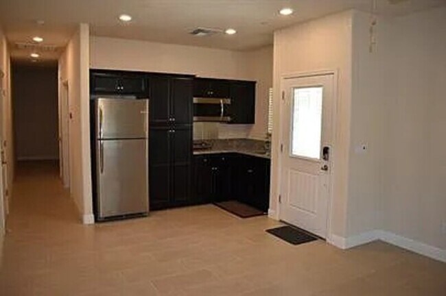 Building Photo - 2430 Quesada Dr