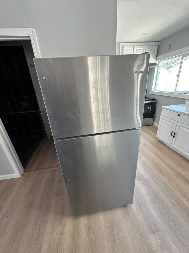 Building Photo - Cozy Santa Cruz Cottage