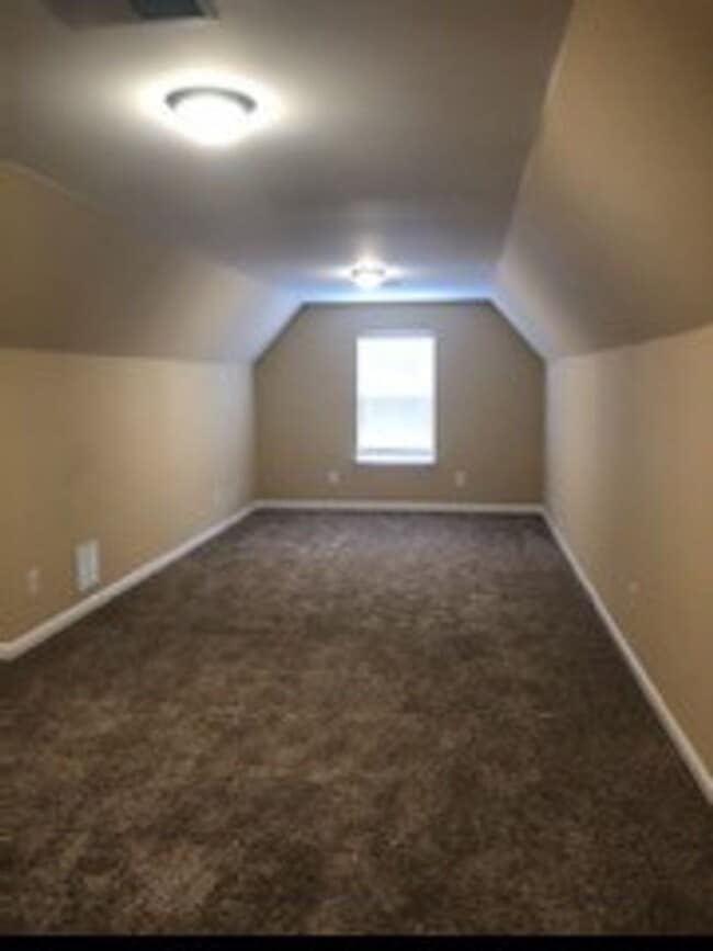 Building Photo - Renovated 4 Bedroom 2.5 Bath Home for Rent!
