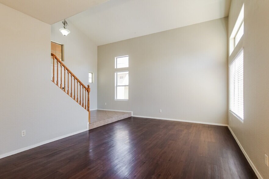 Building Photo - 9021 W Whyman Ave