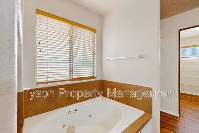 Building Photo - 10909 Pasquale Dr NW