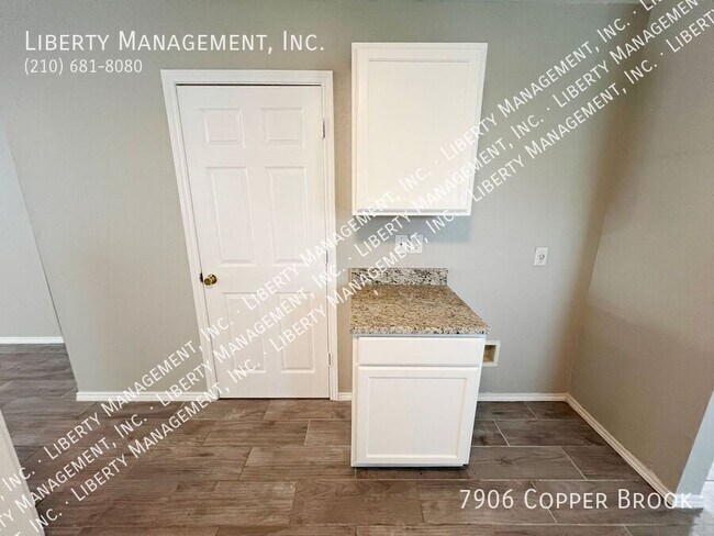 Building Photo - 7906 Copper Brk