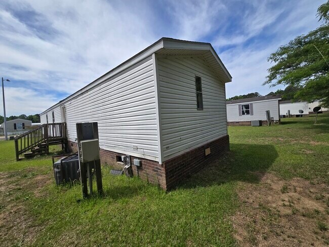 Building Photo - 2502 Cattail Cir
