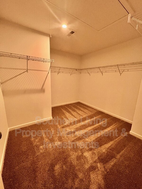 Building Photo - 13108 Rover St