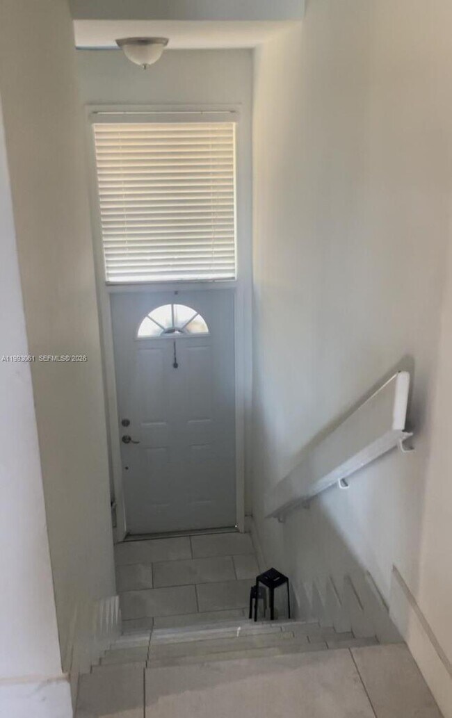 Building Photo - 10000 NW 9th St Cir