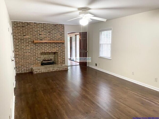 Building Photo - 5BR 3.5BA Stunning Home w/ Kitchen Suite • Garage + Carport in Marietta