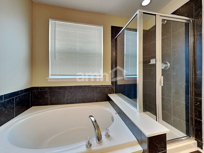 Building Photo - 1559 Lavender Ln
