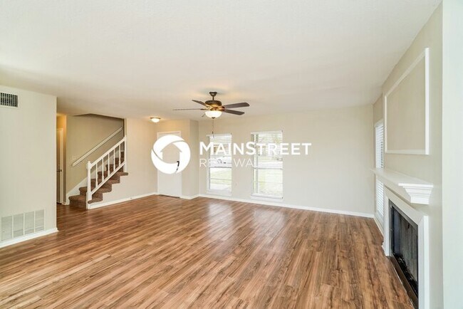 Building Photo - 3 Bedroom Pet-Friendly Home in San Antonio, TX with Main Street Renewal