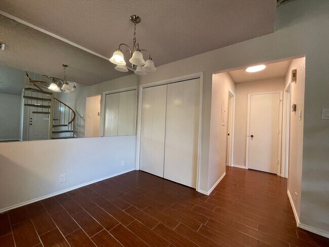 Building Photo - AVAILABLE NOW - 2 Bedroom 1 Bath Two Story...