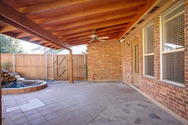 Building Photo - 4 bed Golf community for lease!