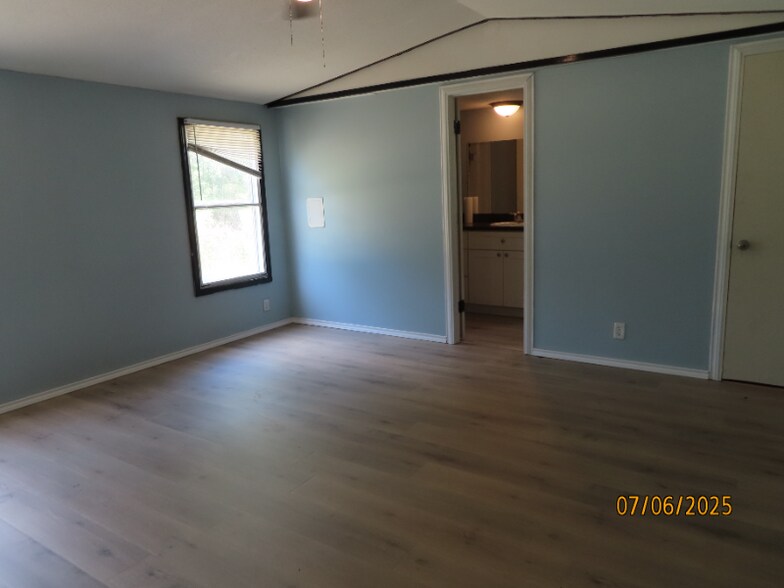 Building Photo - 217 Co Rd 438