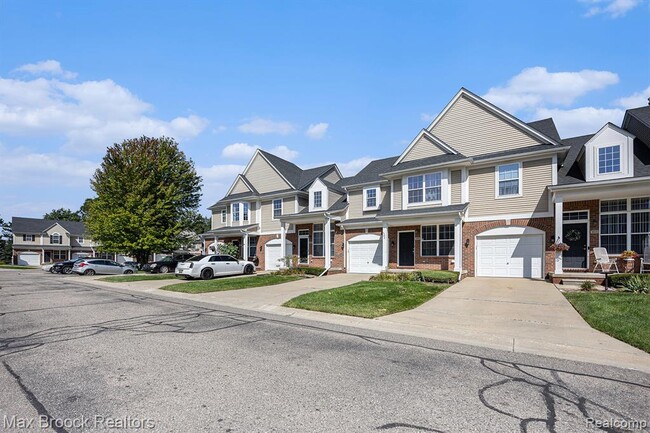 Building Photo - 4899 Green Ct