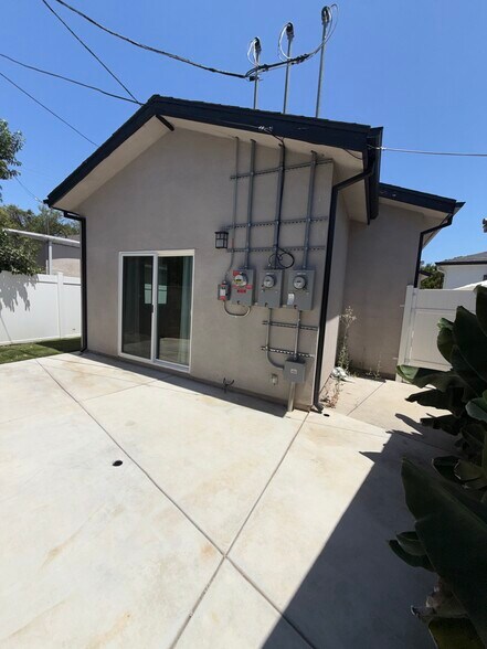 Building Photo - 6381 Newcastle Ave