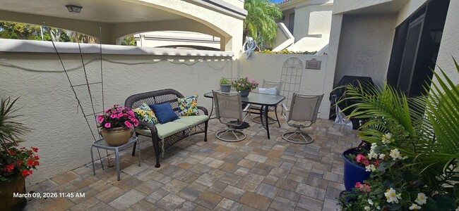 Building Photo - Welcome to **Caloosa Yacht & Racquet Club**, one of Fort Myers’ most charming **gated waterfront ...