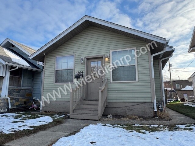 Primary Photo - 3809 Barr St