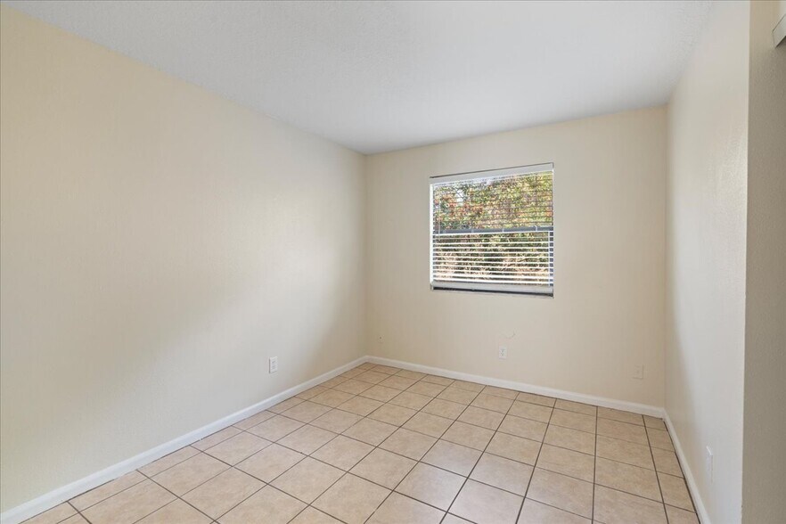 Building Photo - 1884 Agora Cir SE