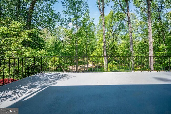 Building Photo - 1554 Forest Villa Ln