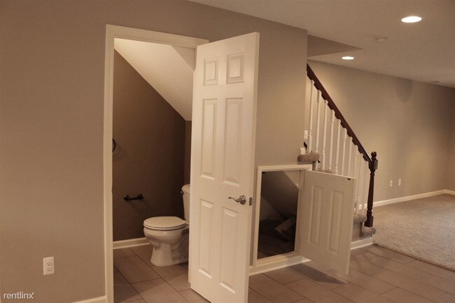 Building Photo - 2 br, 1.5 bath House - 121 N North Shore Dr