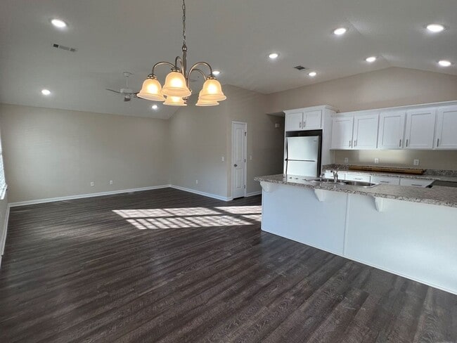Building Photo - 3bd 2ba HOME FOR RENT!